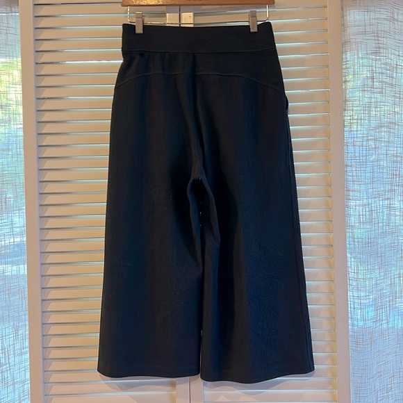 Lululemon Can You Feel The Pleat Crop *21"
Black size 8 - Picture 7 of 15